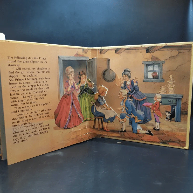 Cinderella A Fairy Tale Pop-Up - John Patience รูปที่ 12