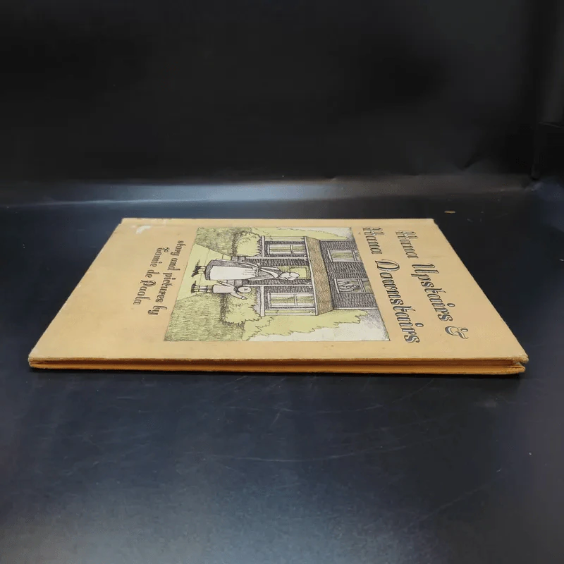 Hana Upstairs  Hana Downstairs - Tomie de Paola รูปที่ 5