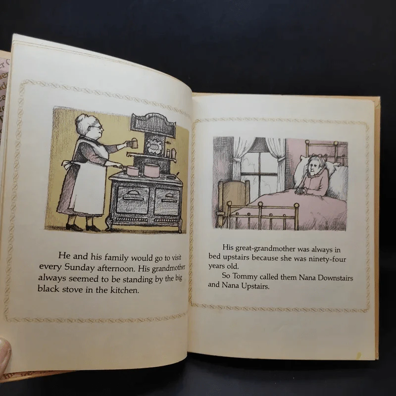 Hana Upstairs  Hana Downstairs - Tomie de Paola รูปที่ 9