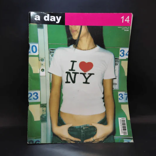 a day Volume 2 Number 14 October 2001 รูปที่ 1