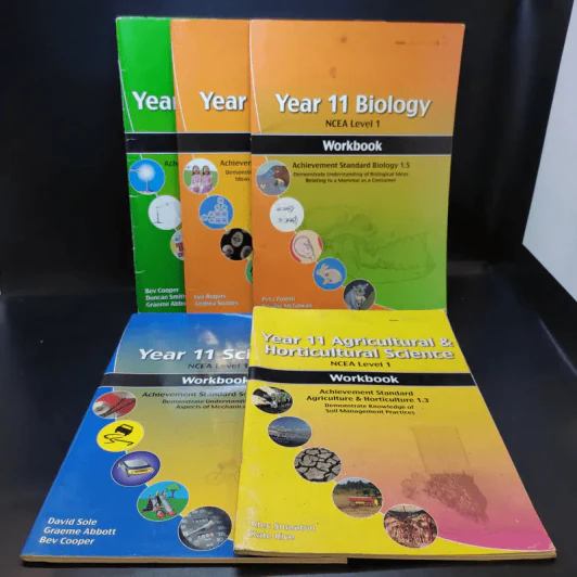Year 11 Science Workbook 5 Books รูปที่ 1
