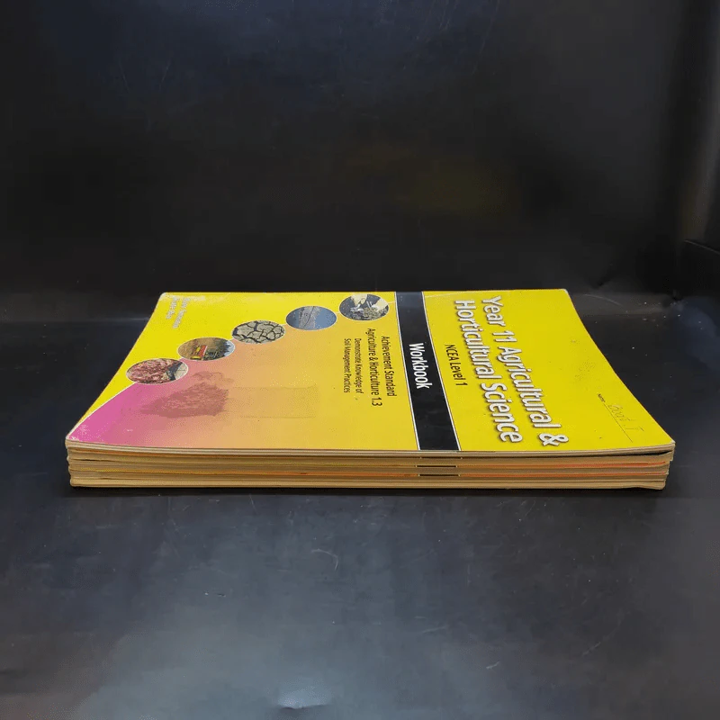 Year 11 Science Workbook 5 Books รูปที่ 3