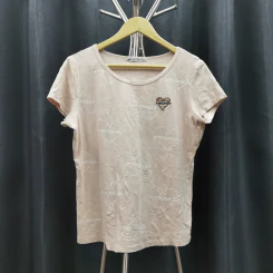 เสื้อยืดแขนสั้น สีน้ำตาลอ่อน ปักรูปหัวใจ อก 38 นิ้ว, ยาว 22 นิ้ว รูปที่ 1