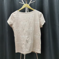 เสื้อยืดแขนสั้น สีน้ำตาลอ่อน ปักรูปหัวใจ อก 38 นิ้ว, ยาว 22 นิ้ว รูปที่ 2
