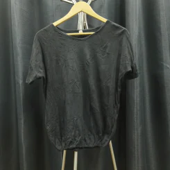 เสื้อยืด สีดำ ปลายจั๊ม อก 46 นิ้ว, ยาว 23 นิ้ว รูปที่ 1