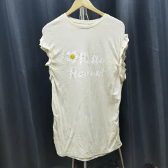 เสื้อยืดแขนกุด สีขาวครีม ดอกไม้ Hello อก 36 นิ้ว, ยาว 30 นิ้ว รูปที่ 1