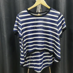 เสื้อครอป ลายสีน้ำเงินสลับขาว อก 44 นิ้ว, ยาว 23 นิ้ว รูปที่ 1