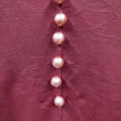 เสื้อยืดแขนสั้น สีแดง ตกแต่งมุก อก 40 นิ้ว, ยาว 27 นิ้ว รูปที่ 3