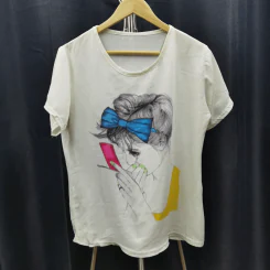 เสื้อยืดแขนสั้น สีขาว รูปผู้หญิง อก 42 นิ้ว, ยาว 22 นิ้ว รูปที่ 1