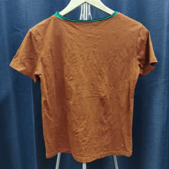 เสื้อยืดแขนสั้น สีน้ำตาล อก 34 นิ้ว, ยาว 21 นิ้ว รูปที่ 2