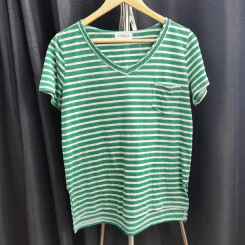 เสื้อยืดแขนสั้น สีเขียวสลับขาว อก 40 นิ้ว, ยาว 25 นิ้ว รูปที่ 1