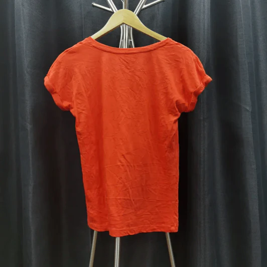 เสื้อยืดแขนสั้น สีส้ม ตกแต่งลายดอกไม้ อก 39 นิ้ว, ยาว 23 นิ้ว รูปที่ 4