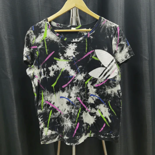 เสื้อยืดแขนสั้น มัดย้อม สีดำลายขาว อก 42 นิ้ว, ยาว 23 นิ้ว รูปที่ 1