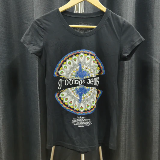 เสื้อยืดแขนสั้น สีดำ ลายนกยูง อก 34 นิ้ว, ยาว 23 นิ้ว รูปที่ 1