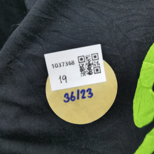 เสื้อยืดแขนสั้น สีดำตก ตกแต่งขาดรุ่ยสีขาว อก 36 นิ้ว, ยาว 23 นิ้ว รูปที่ 7