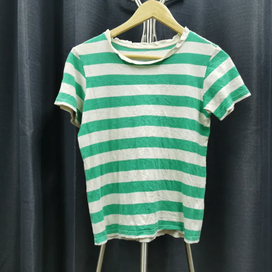 เสื้อยืด สีเขียวสลับขาว อก 36 นิ้ว, ยาว 22 นิ้ว รูปที่ 1