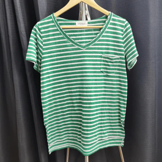 เสื้อยืดแขนสั้น สีเขียวสลับขาว อก 40 นิ้ว, ยาว 25 นิ้ว รูปที่ 1