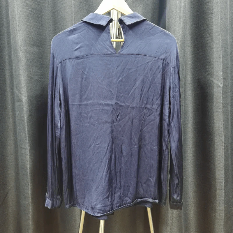 เสื้อเชิ้ตแขนยาว สีน้ำเงินเข้ม ซ่อนกระดุม อก 40 นิ้ว, ยาว 25 นิ้ว รูปที่ 2