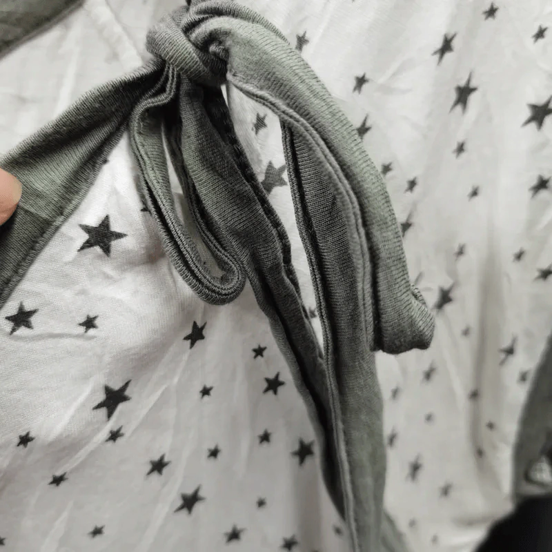 เสื้อยืดแขนกุด สีขาว ลายดาวสีดำ คอผูกโบว์ อก 34 นิ้ว, ยาว 24 นิ้ว รูปที่ 4