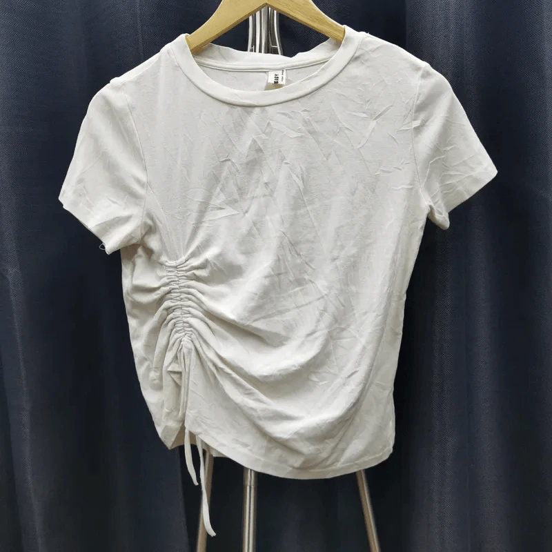 เสื้อยืดสีขาวแขนสั้น ผูกรูดตกแต่งข้าง อก 34 นิ้ว, ยาว 18 นิ้ว รูปที่ 1