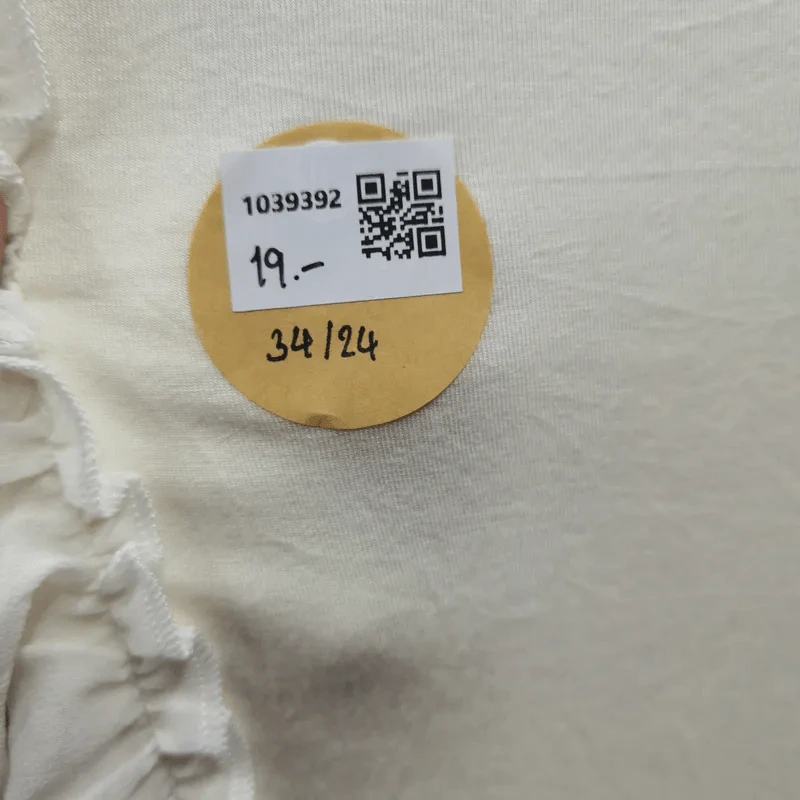 เสื้อยืดแขนกุด สีขาว แขนตกแต่งพริ้วสีขาว อก 34 นิ้ว, สูง 24 นิ้ว รูปที่ 4