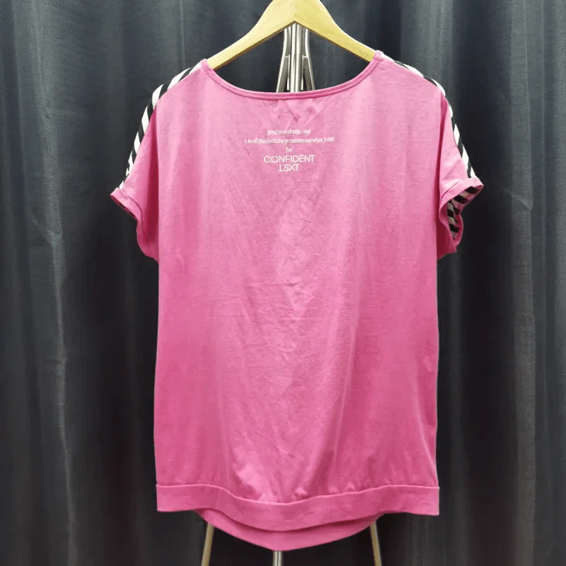 เสื้อยืดแขนสั้น ลายดำ แถบชมพู ตกแต่งหัวกระโหลก อก 46 นิ้ว, ยาว 26 นิ้ว รูปที่ 2