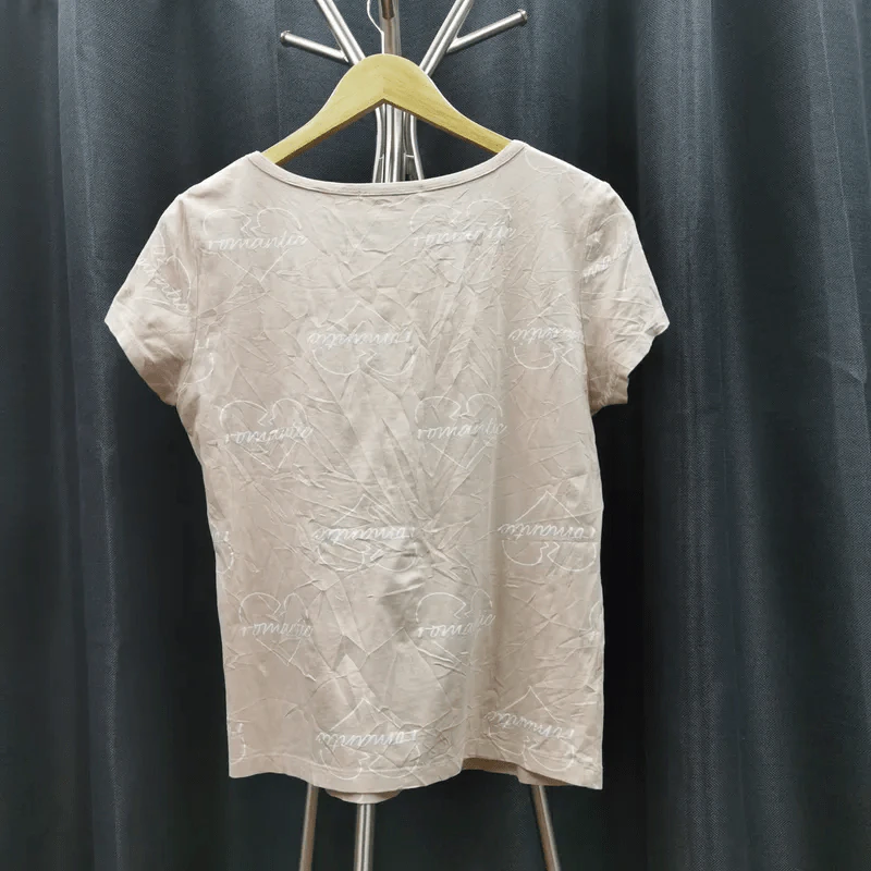 เสื้อยืดแขนสั้น สีน้ำตาลอ่อน ปักรูปหัวใจ อก 38 นิ้ว, ยาว 22 นิ้ว รูปที่ 2
