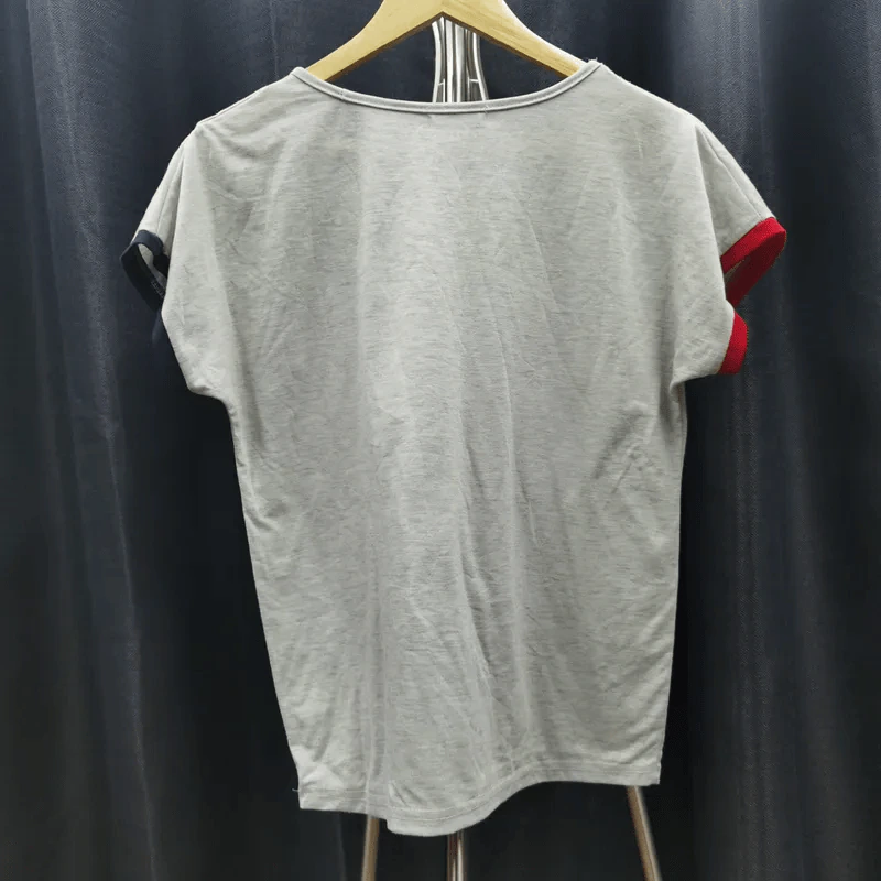 เสื้อยืดแขนสั้น สีเทา ลายแมวผูกโบว์สีแดง อก 42 นิ้ว, ยาว 22 นิ้ว รูปที่ 2