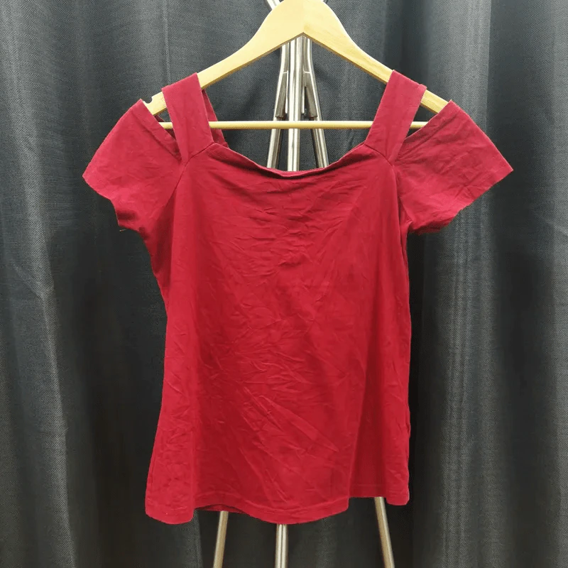 เสื้อยืดแฟชั่น สีแดง อก 32 นิ้ว, ยาว 21 นิ้ว รูปที่ 1