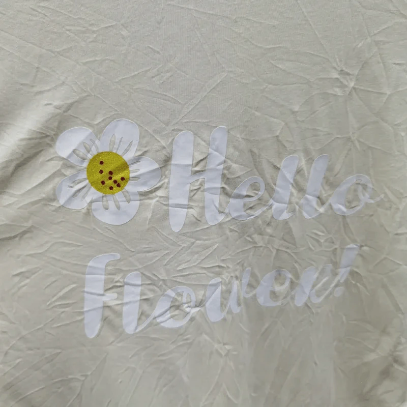 เสื้อยืดแขนกุด สีขาวครีม ดอกไม้ Hello อก 36 นิ้ว, ยาว 30 นิ้ว รูปที่ 2