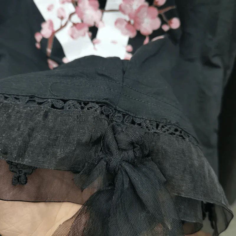 เสื้อครอป สีดำ ลายดอกไม้ อักษร V อก 38 นิ้ว, ยาว 19 นิ้ว รูปที่ 4