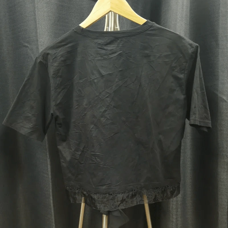 เสื้อครอป สีดำ ลายดอกไม้ อักษร V อก 38 นิ้ว, ยาว 19 นิ้ว รูปที่ 2