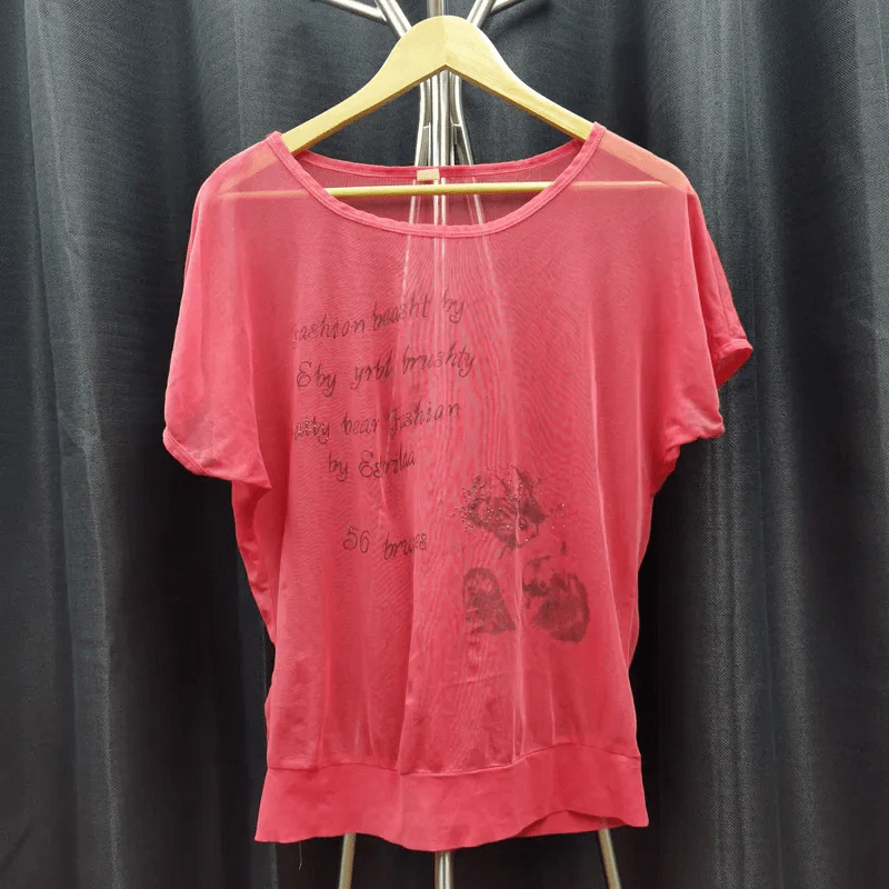 เสื้อแฟชั่น สีแดง ผ้าบาง อก 48 นิ้ว, ยาว 24 นิ้ว รูปที่ 1
