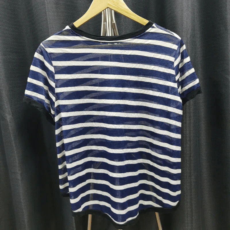 เสื้อครอป ลายสีน้ำเงินสลับขาว อก 44 นิ้ว, ยาว 23 นิ้ว รูปที่ 2
