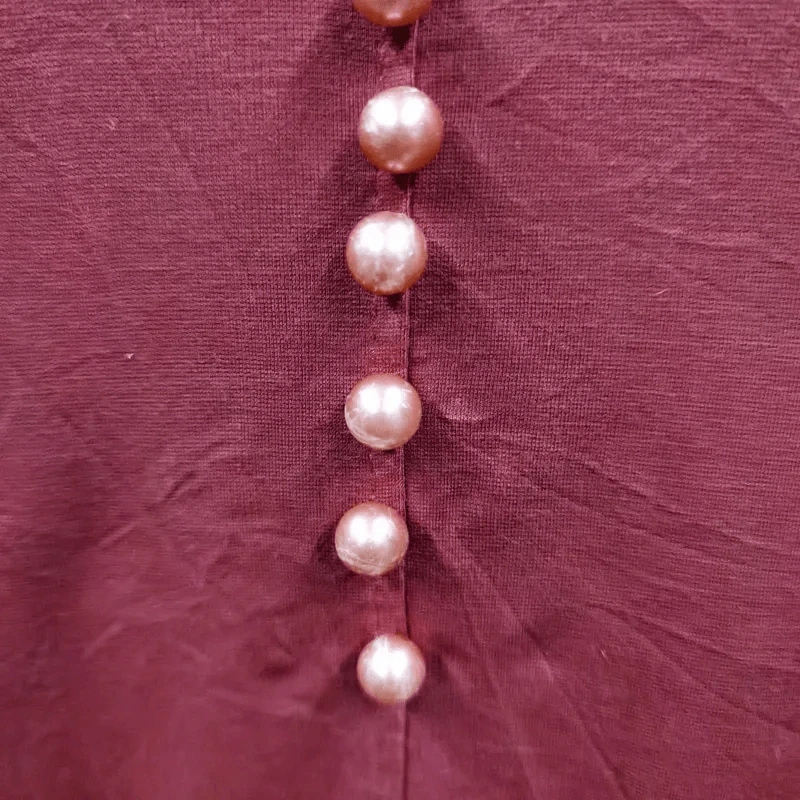 เสื้อยืดแขนสั้น สีแดง ตกแต่งมุก อก 40 นิ้ว, ยาว 27 นิ้ว รูปที่ 3