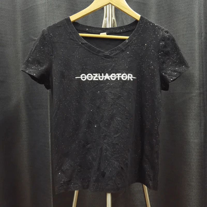 เสื้อยืดแขนสั้น สีดำ ตกแต่งจุดขาว อก 36 นิ้ว, ยาว 21 นิ้ว รูปที่ 1