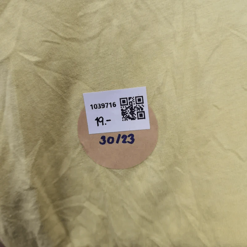 เสื้อกล้าม สีเหลือง แต่งปลายรุ่ย อก 30 นิ้ว, ยาว 23 นิ้ว รูปที่ 4