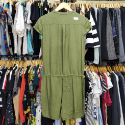 ชุดจั๊มขาสั้น สีเขียว อก 40 นิ้ว, เอว 30-36 นิ้ว, สะโพก 44 นิ้ว, ยาว 34 นิ้ว รูปที่ 2