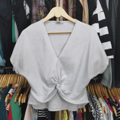เสื้อสีเทา Zara อก 42-48 นิ้ว, ยาว 21 นิ้ว รูปที่ 1