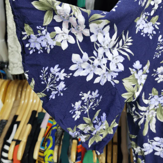 ชุดจุ๊มขาสั้น สีน้ำเงิน ลายดอกไม้ อก 38 นิ้ว, เอว 24-30 นิ้ว, สะโพก 44 นิ้ว, ยาว 32 นิ้ว รูปที่ 4