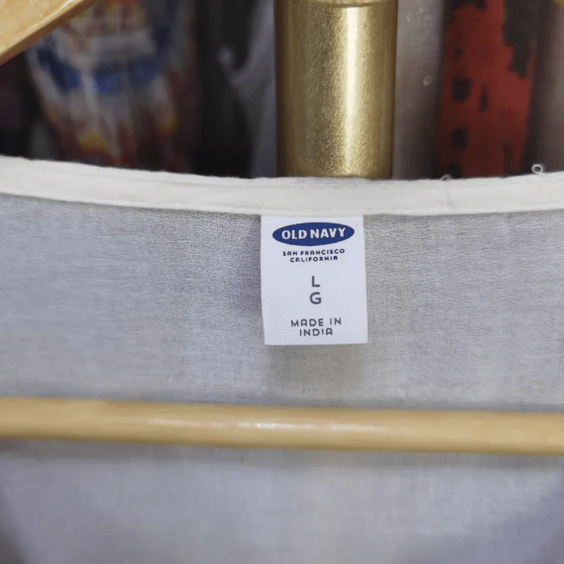 เสื้อ Old Navy อก 50 นิ้ว, ยาว 24 นิ้ว รูปที่ 2