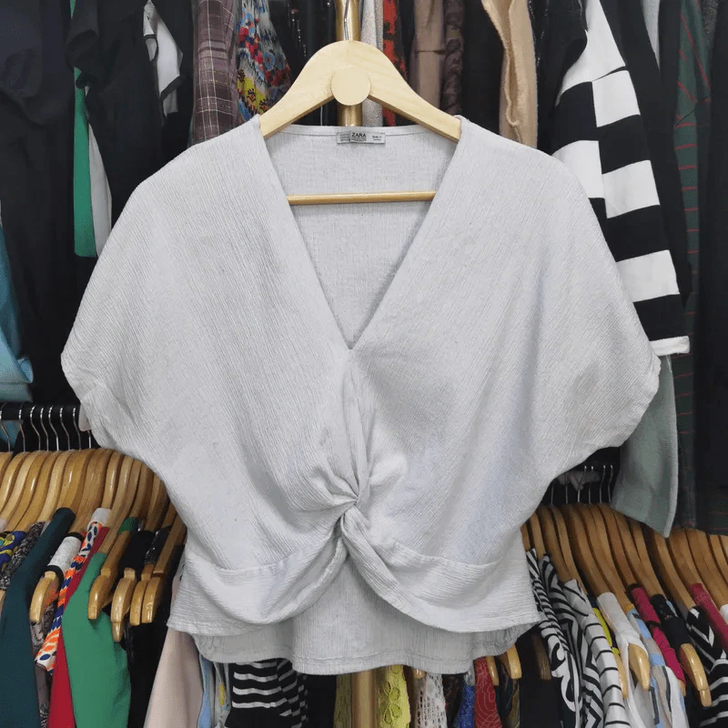 เสื้อสีเทา Zara อก 42-48 นิ้ว, ยาว 21 นิ้ว รูปที่ 1