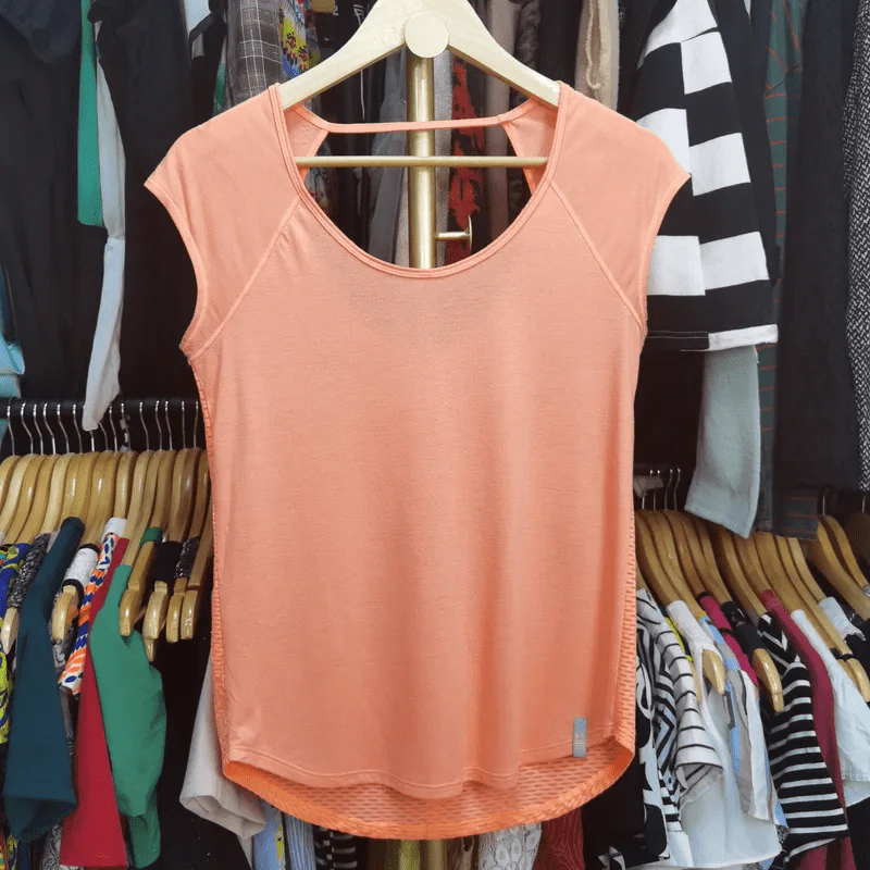 เสื้อกีฬาสีส้ม อก 34-40 นิ้ว, ยาว 22 นิ้ว รูปที่ 2
