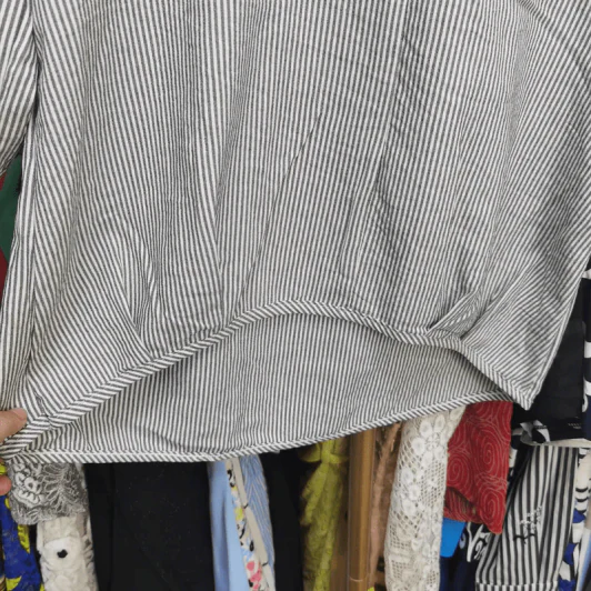 เสื้อลายตรงขาวดำ อก 40 นิ้ว, เอว 25 นิ้ว รูปที่ 7