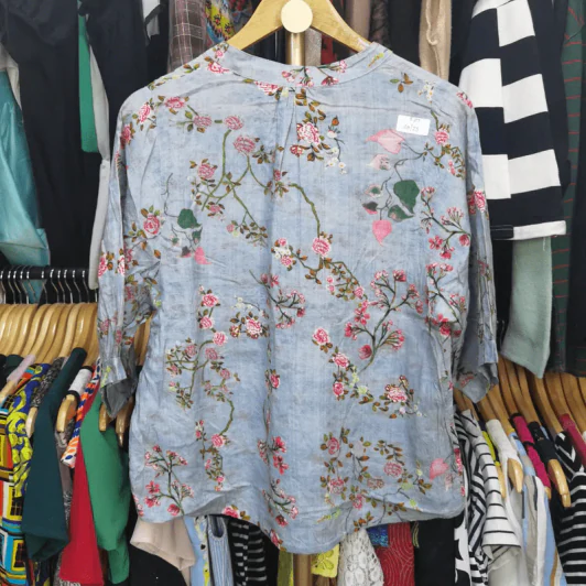 เสื้อลายดอกไม้ อก 40 นิ้ว, ยาว 23 นิ้ว รูปที่ 4