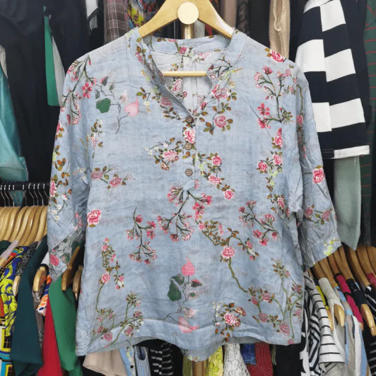 เสื้อลายดอกไม้ อก 40 นิ้ว, ยาว 23 นิ้ว รูปที่ 1