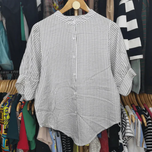 เสื้อเชิ้ตลายตรงยาว ขาวดำ พลัสไซส์ อก 40 นิ้ว, ยาว 24 นิ้ว รูปที่ 1