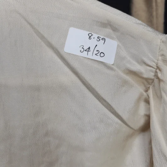 เสื้อเชิ้ตแขนยาว สีครีม คอผูกโชว์ อก 34 นิ้ว, เอว 20 นิ้ว รูปที่ 5