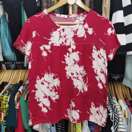เสื้อแฟชั่น สีแดง พลัสไซส์ อก 40-42 นิ้ว, ยาว 23 นิ้ว รูปที่ 1