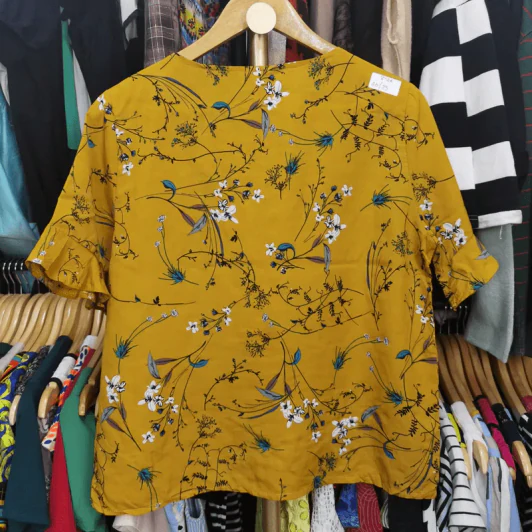เสื้อแฟชั่น สีเหลือง อก 40 นิ้ว, ยาว 22 นิ้ว รูปที่ 4